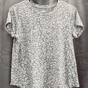 Old navy casual leopard shirt